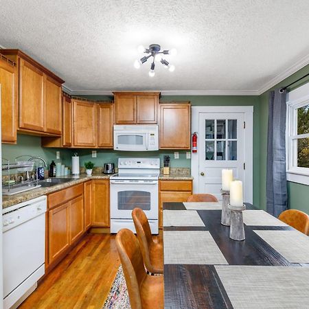 New River Gorge Cottage W Hot Tub, Fire Pit, Grill Oak Hill Buitenkant foto