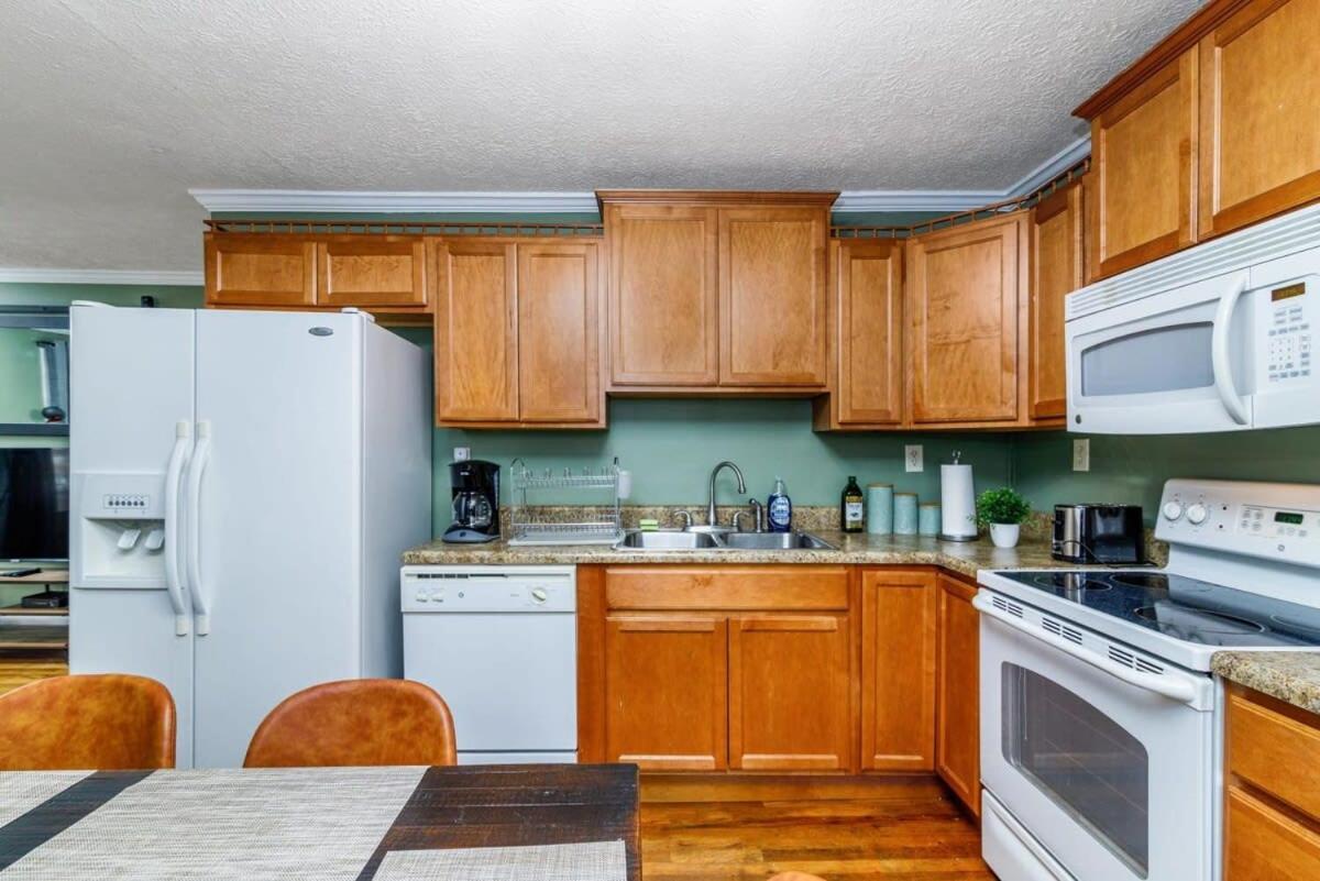 New River Gorge Cottage W Hot Tub, Fire Pit, Grill Oak Hill Buitenkant foto