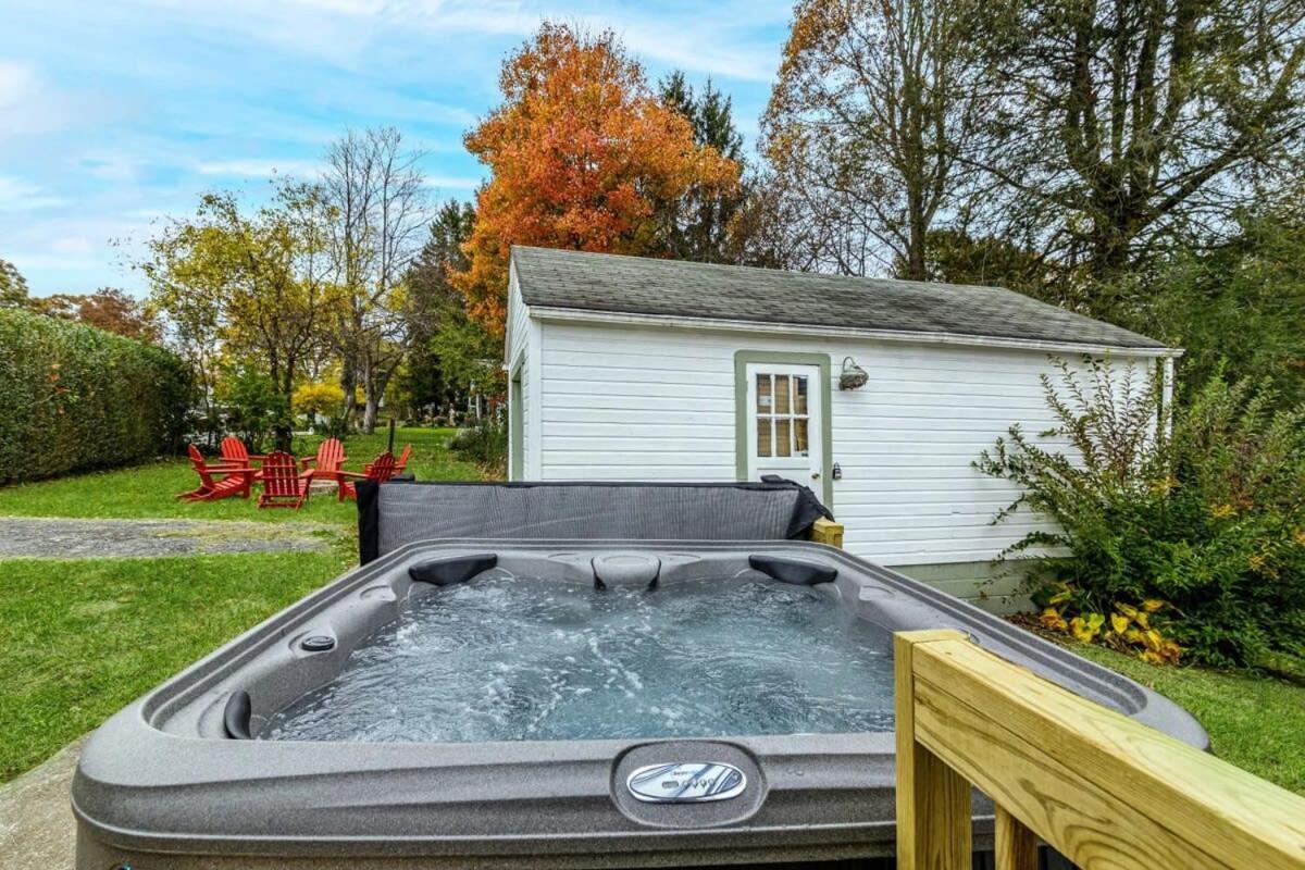 New River Gorge Cottage W Hot Tub, Fire Pit, Grill Oak Hill Buitenkant foto
