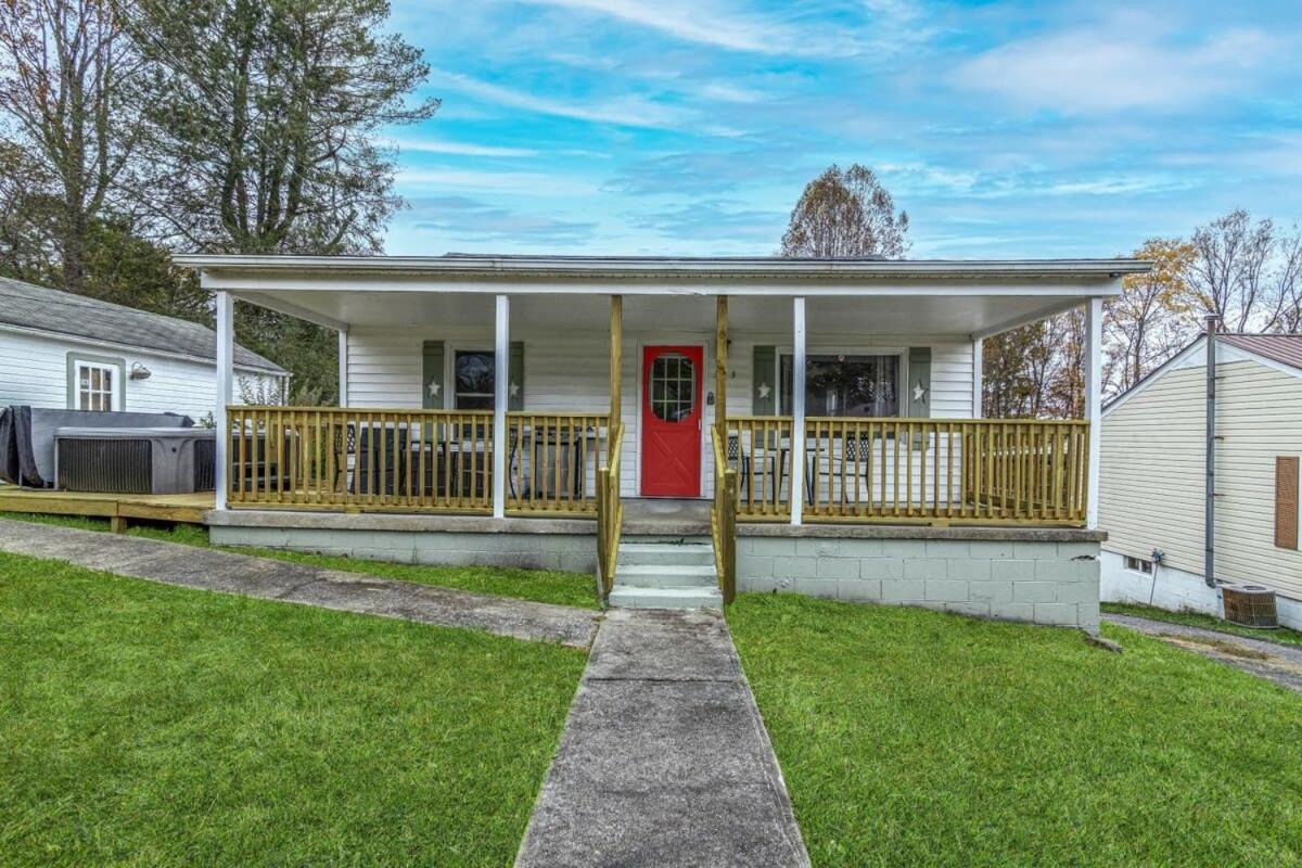 New River Gorge Cottage W Hot Tub, Fire Pit, Grill Oak Hill Buitenkant foto