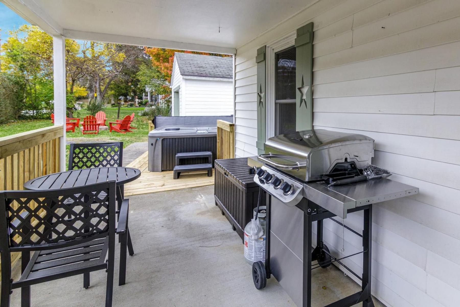 New River Gorge Cottage W Hot Tub, Fire Pit, Grill Oak Hill Buitenkant foto