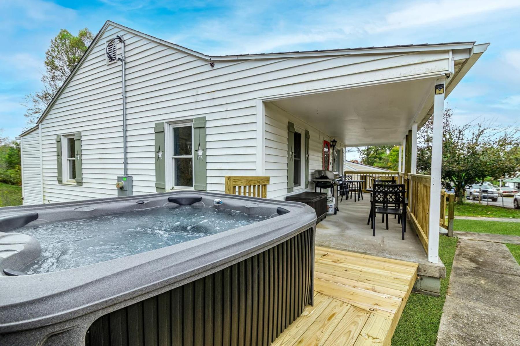New River Gorge Cottage W Hot Tub, Fire Pit, Grill Oak Hill Buitenkant foto